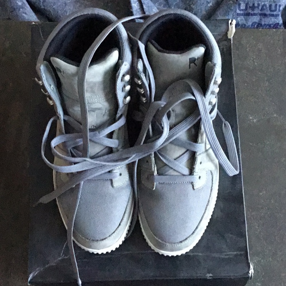 Orca wear sneakers